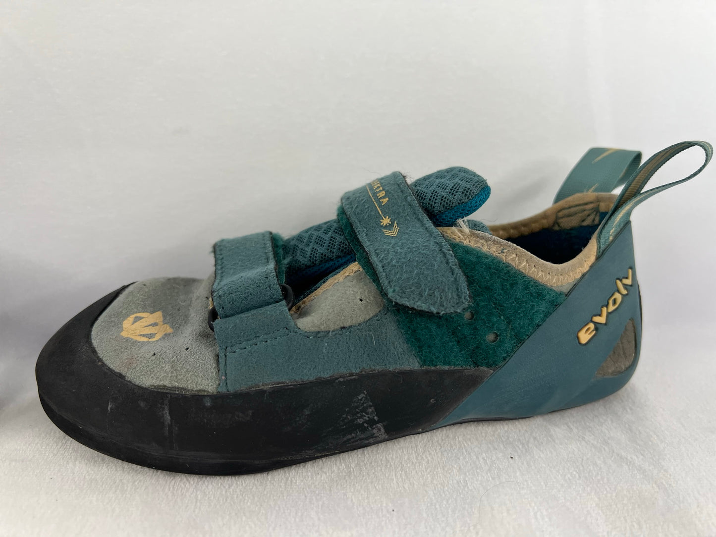 Rock Climbing Shoes Child Size  5.5  Elektra Evolve Teal Black