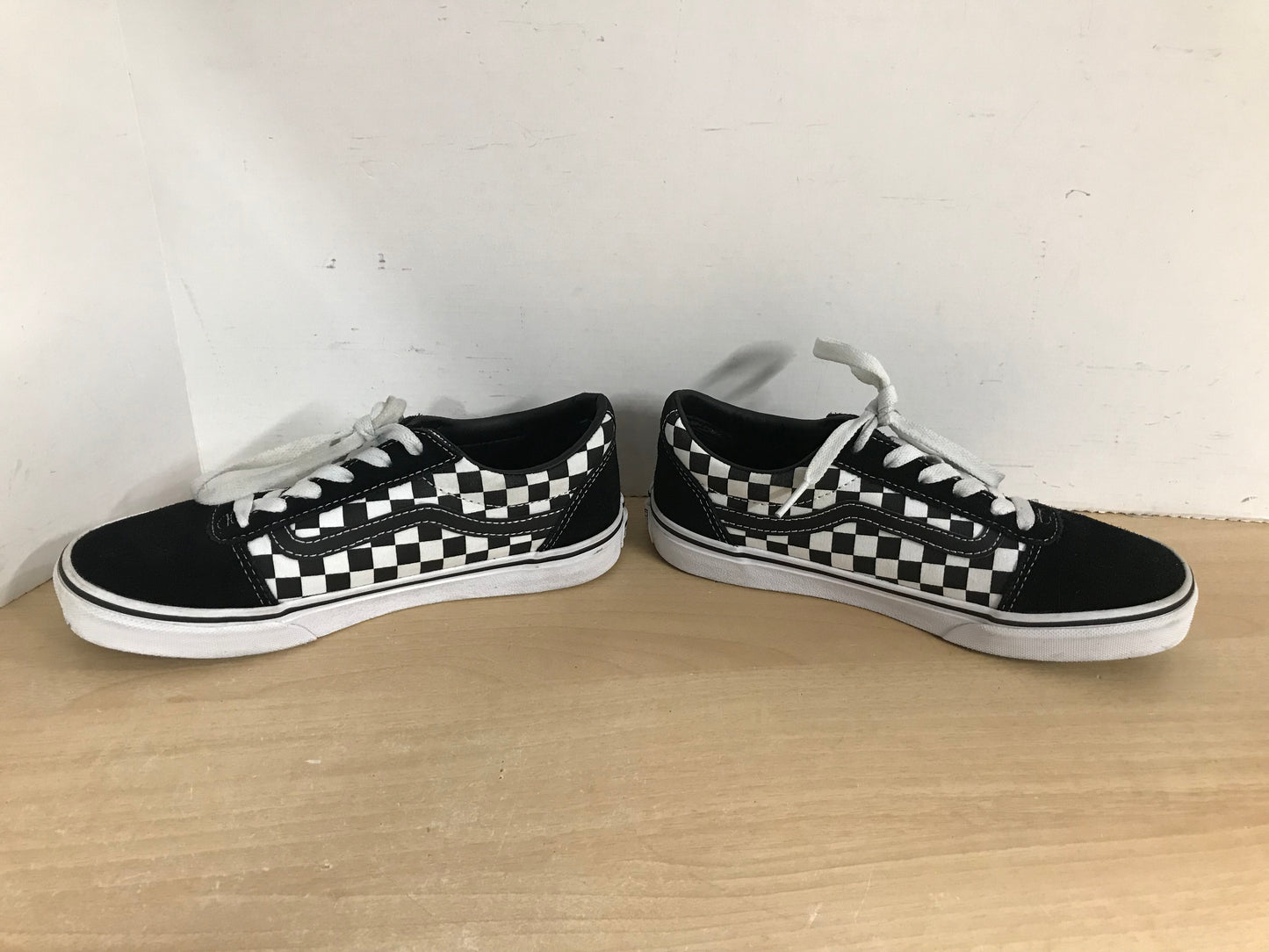 Runners Child Size 5 Vans Off The Wall Black Check As New