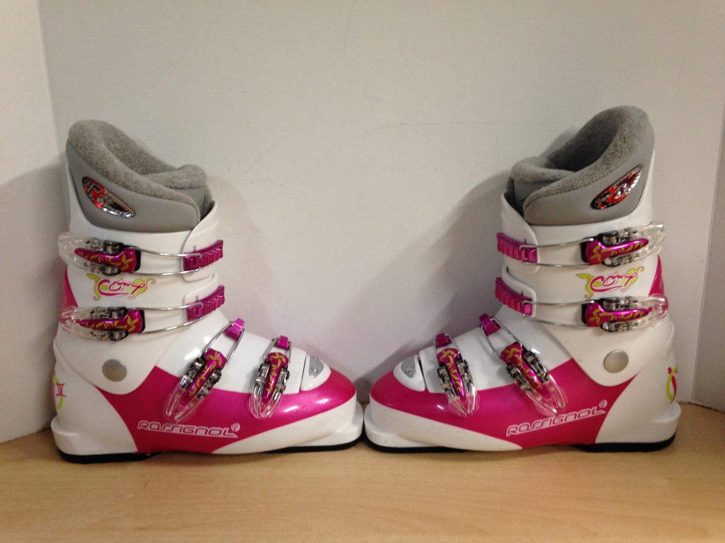 Ski Boots Mondo Size 24.5 Ladies Size 7 283 mm Rossignol Pink White Excellent