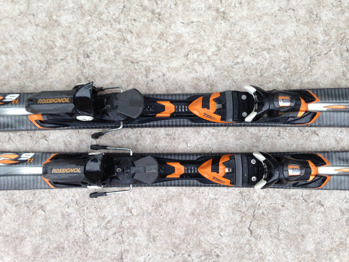 Ski 162 Rossignol Zenith Parabolic Great For Down Hill and Back Country Grey Orange With Bindings