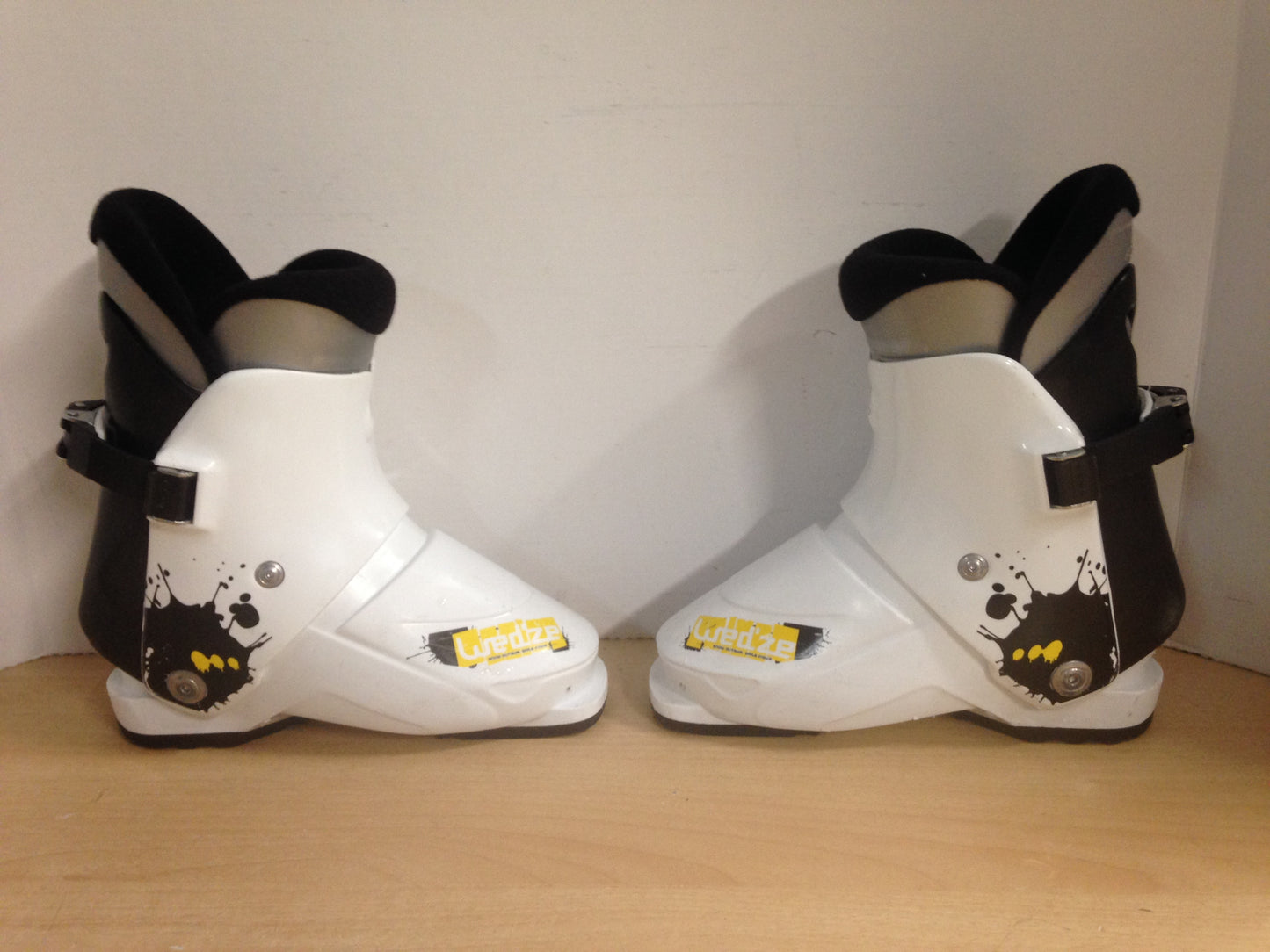 Ski Boots Mondo Size 20.0 Child Shoe Size 1 242 mm Wedzie Black White Yellow Excellent