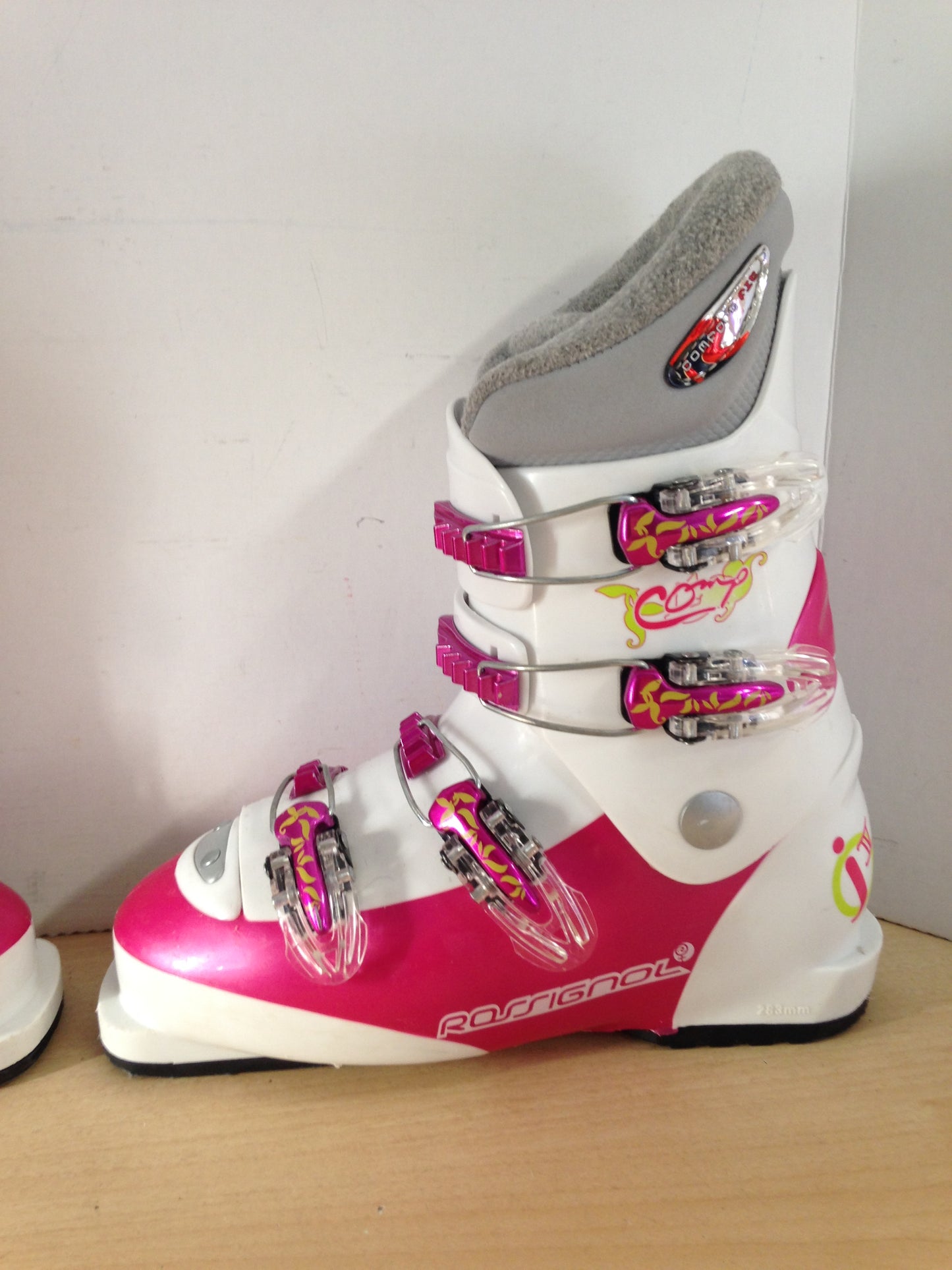 Ski Boots Mondo Size 24.5 Ladies Size 7 283 mm Rossignol Pink White Lime