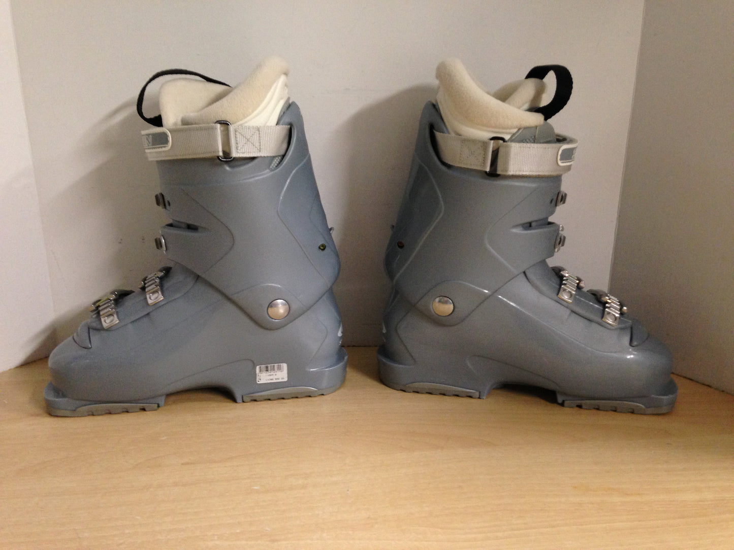 Ski Boots Mondo Size 24.0 Ladies Size 7 286 mm Salomon Charm Grey New Demo Model