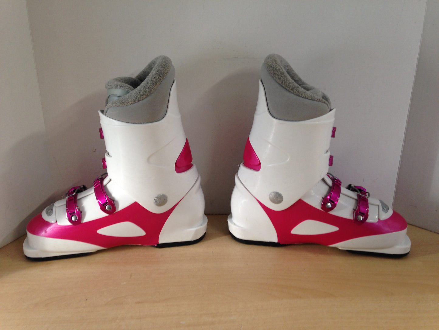 Ski Boots Mondo Size 24.5 Ladies Size 7 283 mm Rossignol Pink White Lime