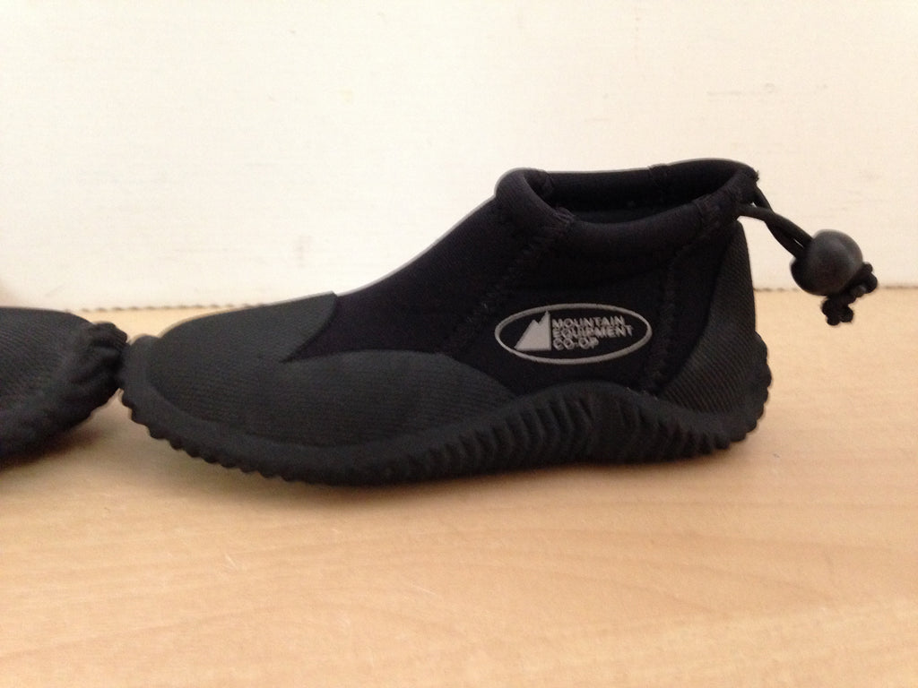 Snorkel Dive Surf Booties Child Size 10 Shoe Size MEC Black Neoprene Excellent