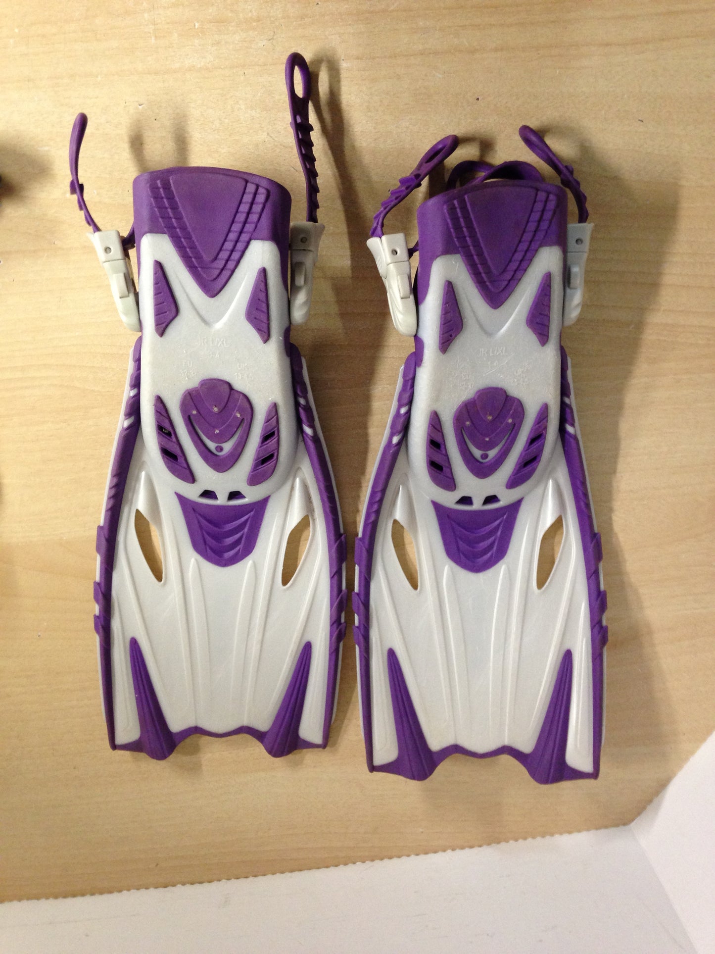 Snorkel Dive Fins Set Child Shoe Size 1-4 Body Glove Purple and Pearl