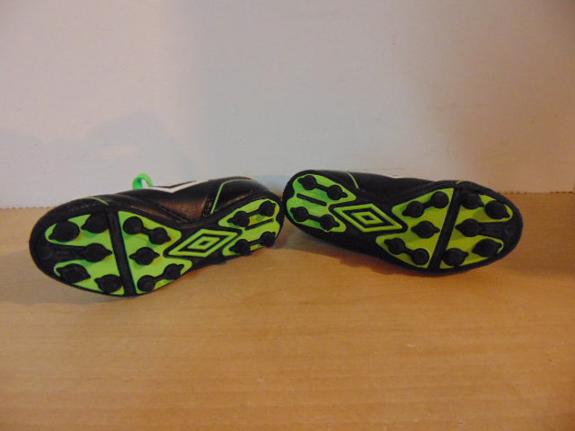 Soccer Shoes Cleats Child Size 9 Toddler Umbro Black White Lime As New