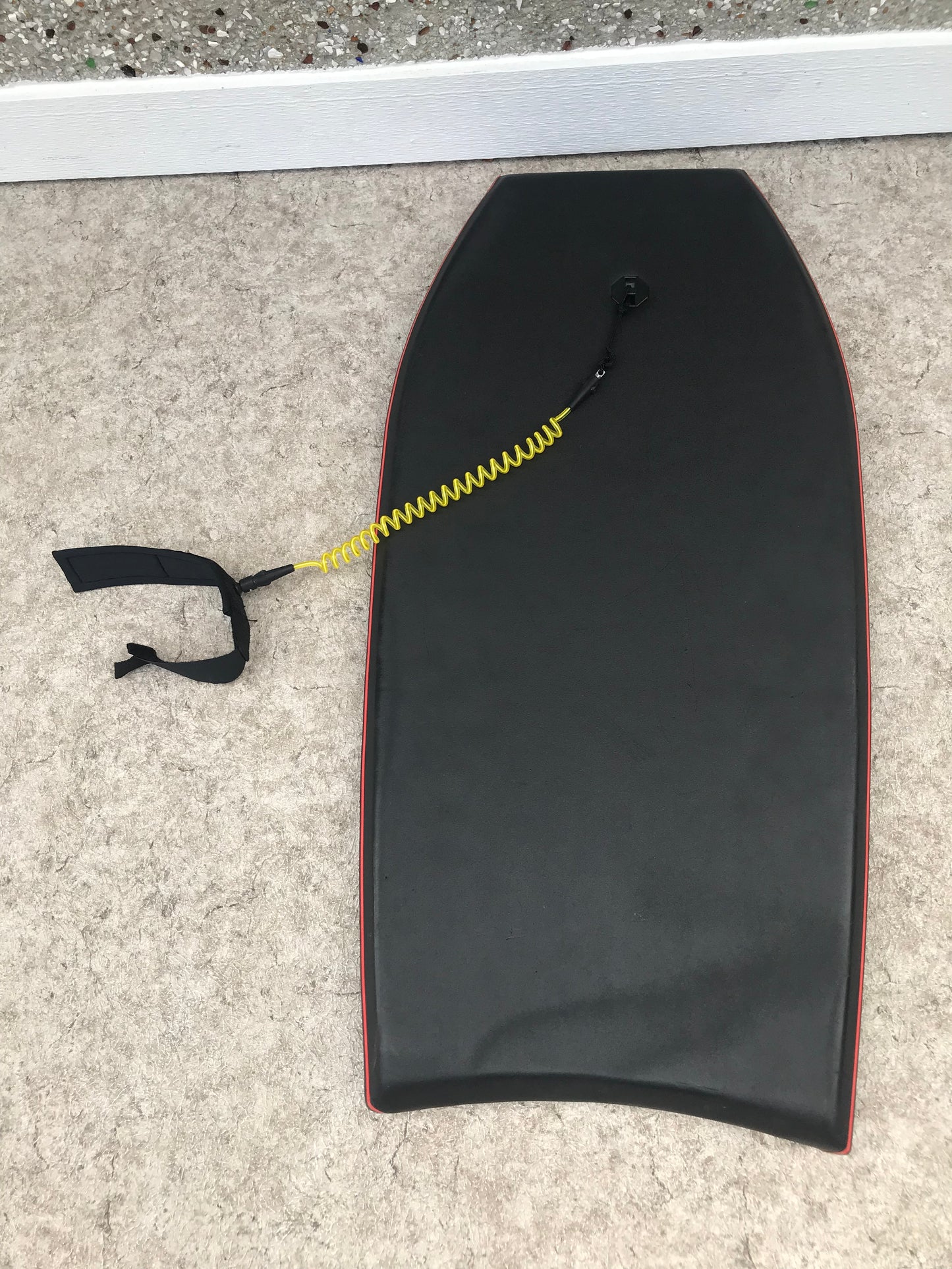 Surf Bodyboard  Boogie Board With Heavy Tow Rope Large 40 x 20 inch Black White Excellent