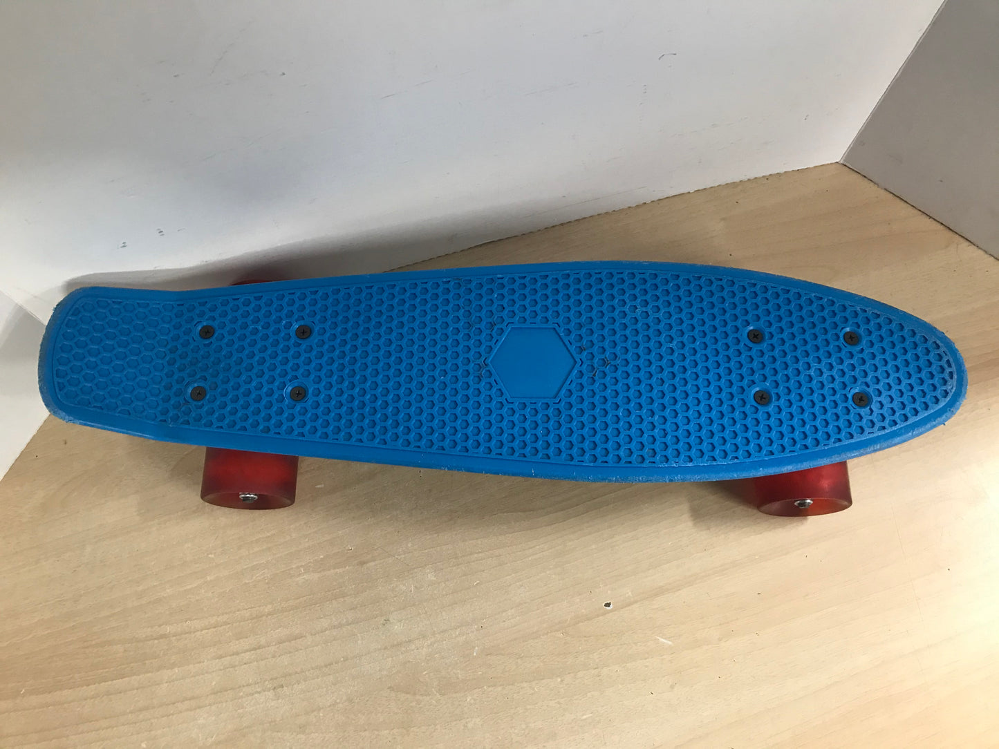 SkateBoard Penny Style Blue Rubber Wheels 22 inch