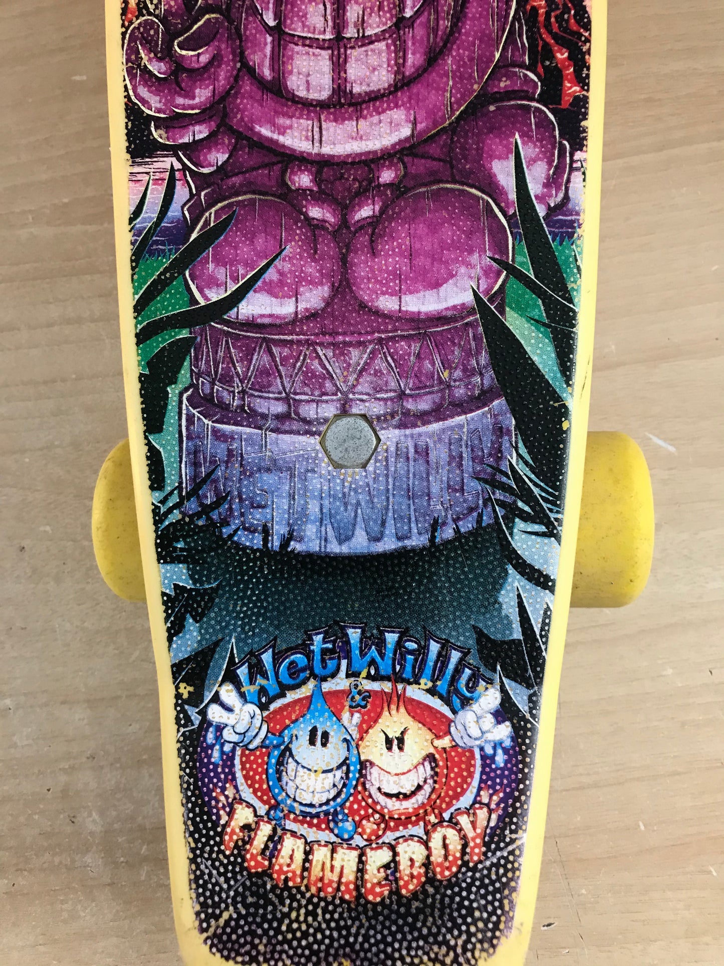Skateboard 22 inch World Industry Vintage Yellow