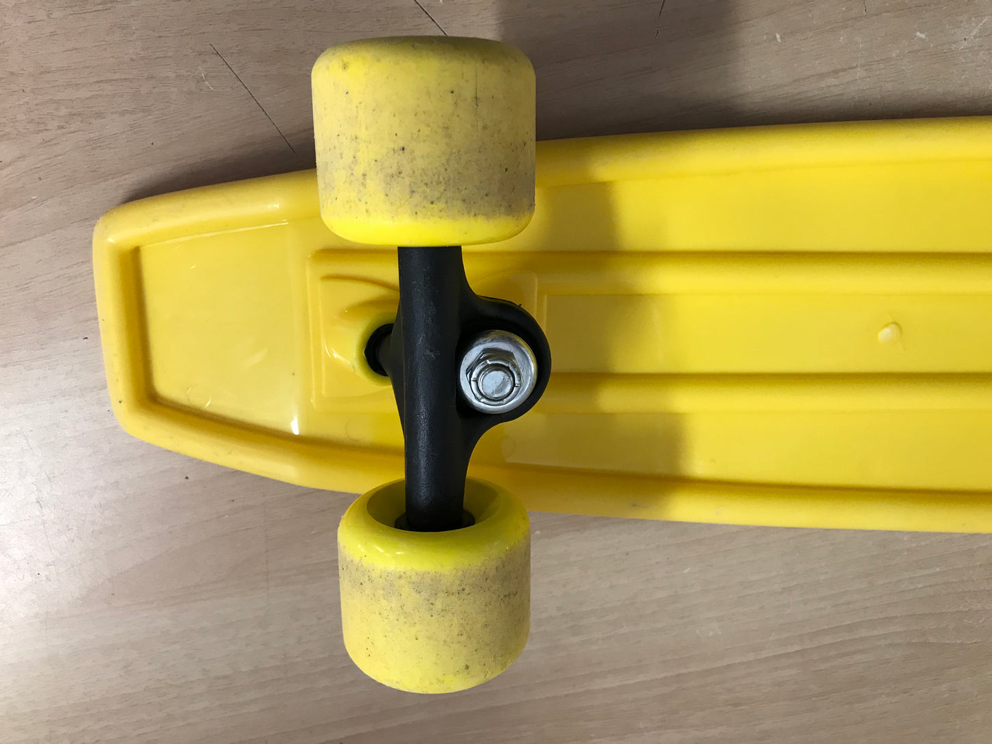 Skateboard 22 inch World Industry Vintage Yellow