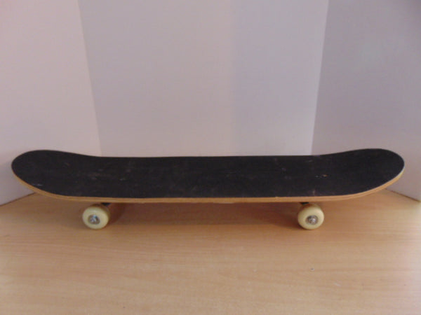 Skateboard Youth Large Hud 31 x 8 inch Wheels 48 mm As New