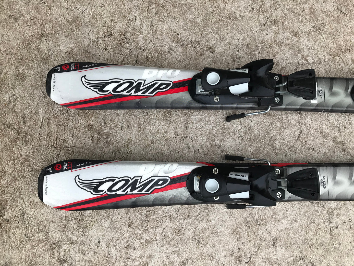 Ski 100 Rossignol Black Silver Red Parabolic With Bindings