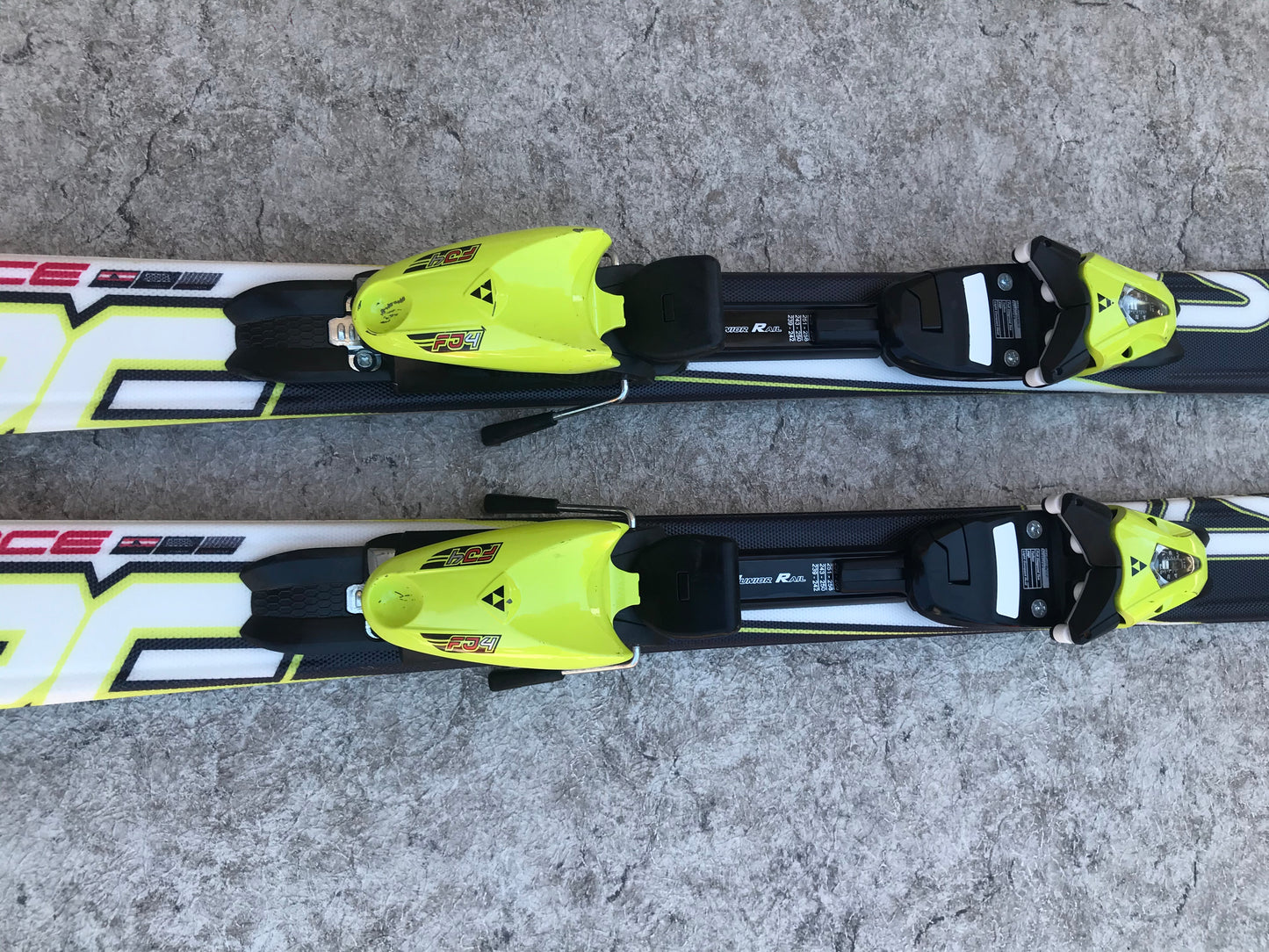 Ski 120 Fischer Race Black Lime White Parabolic With Bindings