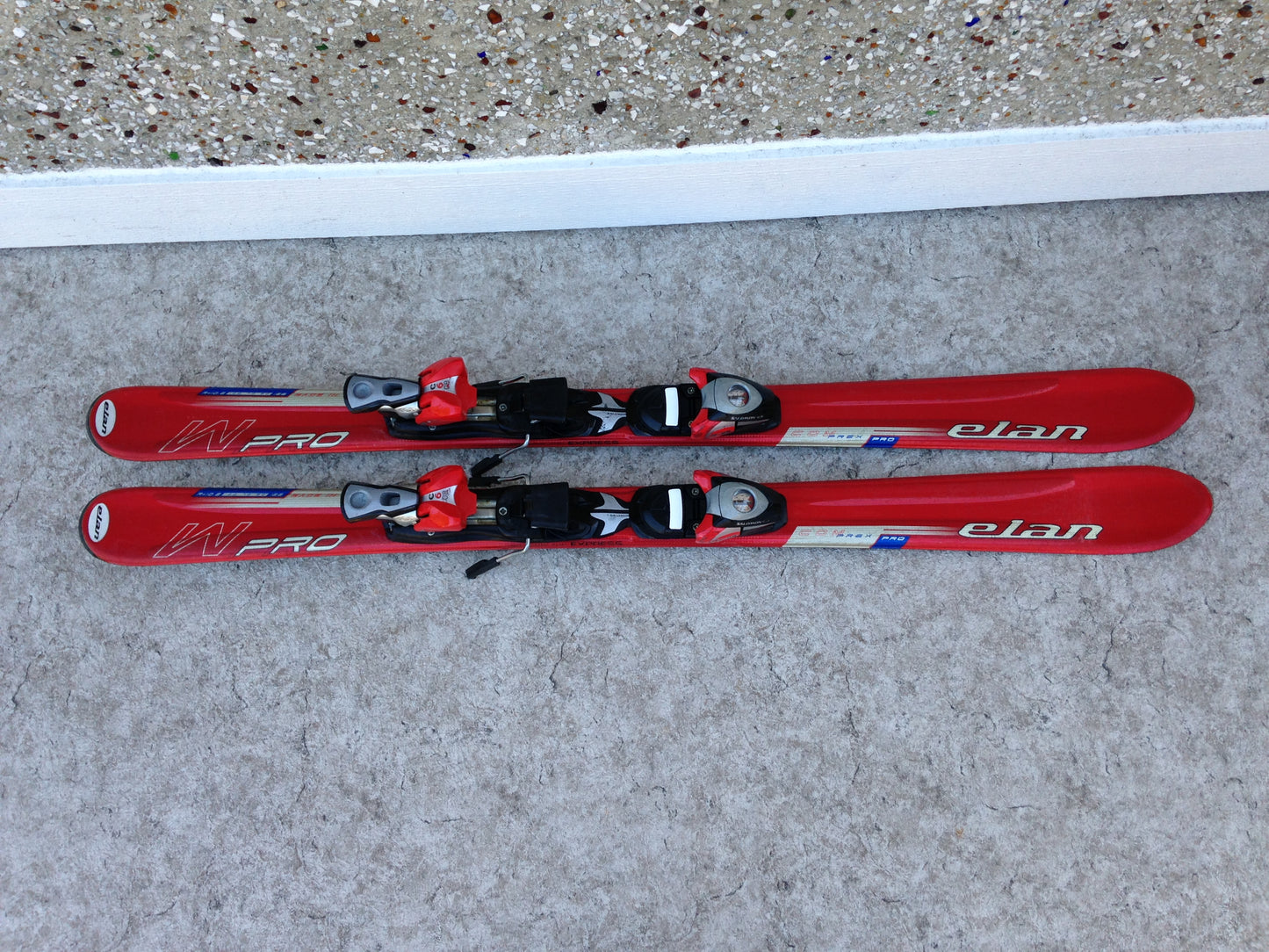 Ski 125 Elan Pro  Parabolic Red White Black With Bindings