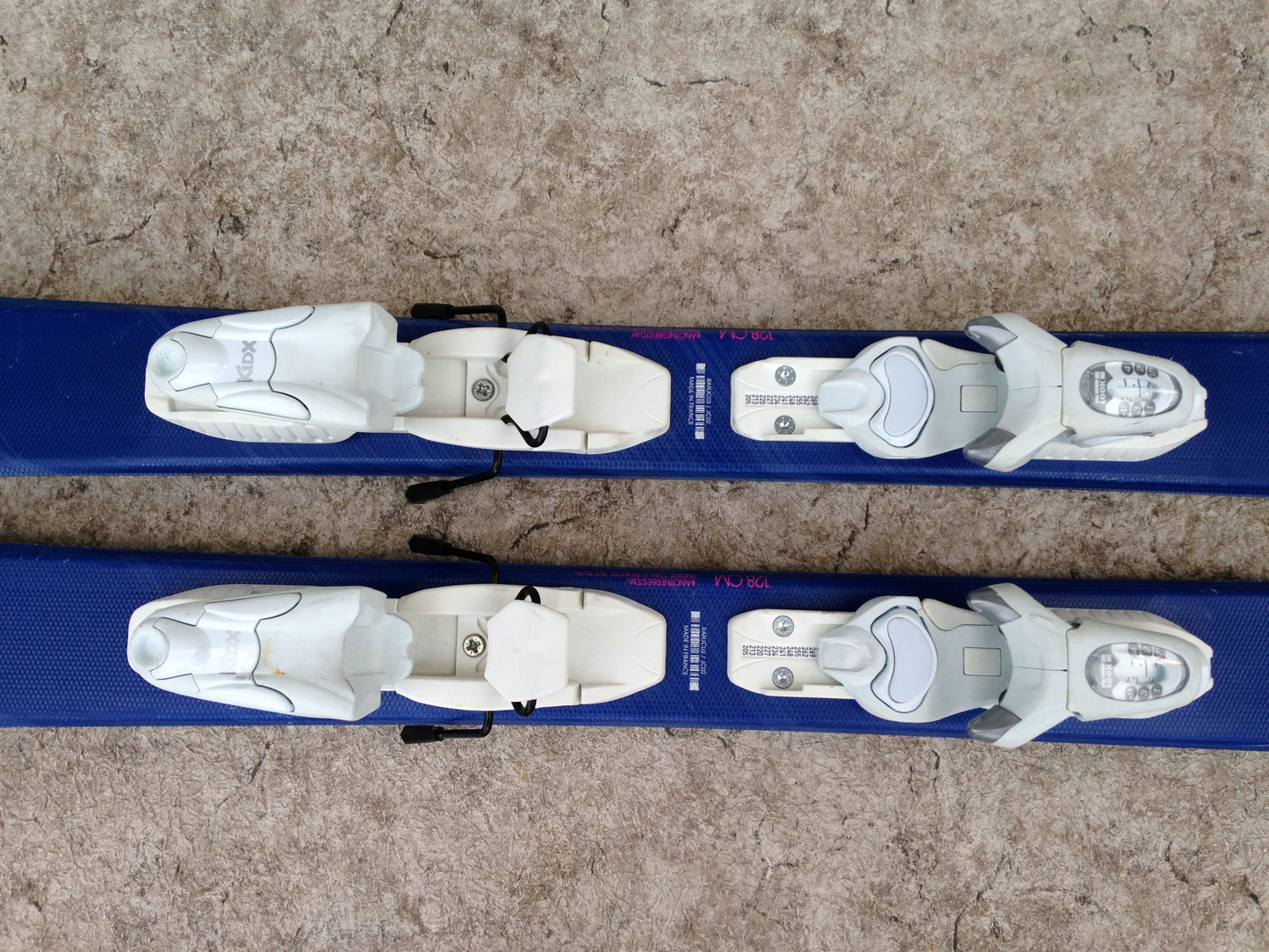 Ski 128 Rossignol Pro Parabolic Blue Fushia White Excellent
