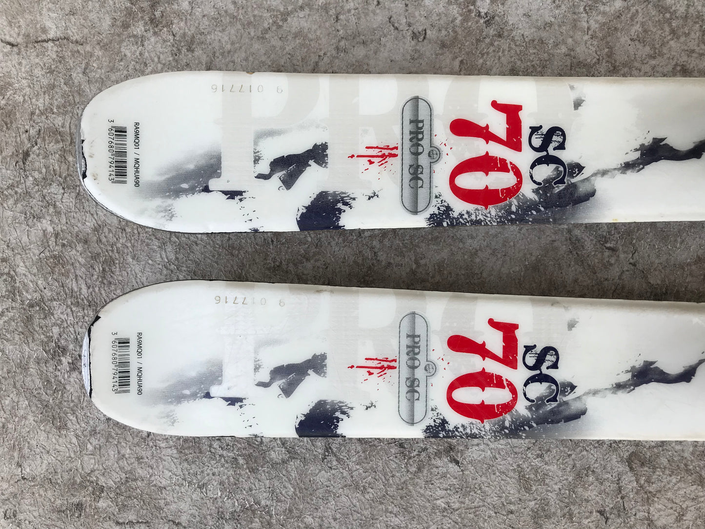 Ski 138 Rossignol White Red Grey Parabolic With Bindings