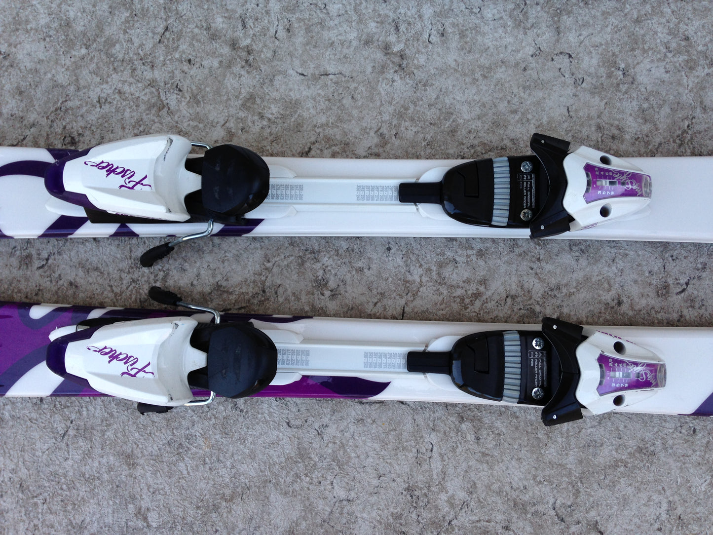 Ski 145 Fischer Parabolic White Purple As New With Bindings Excellent