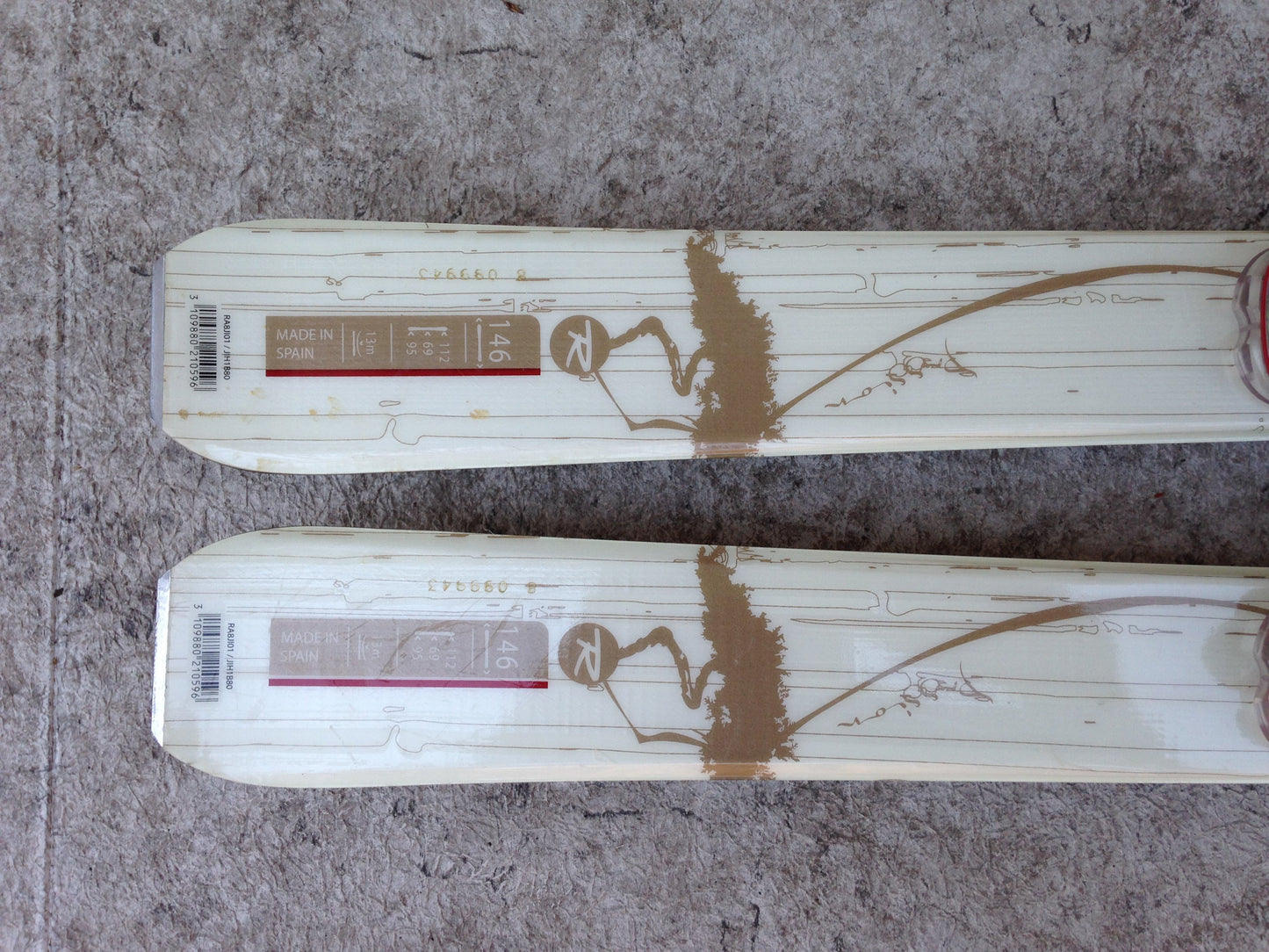 Ski 146 Rossignol Passion Vanilla and Gold Parabolic Excellent With Bindings