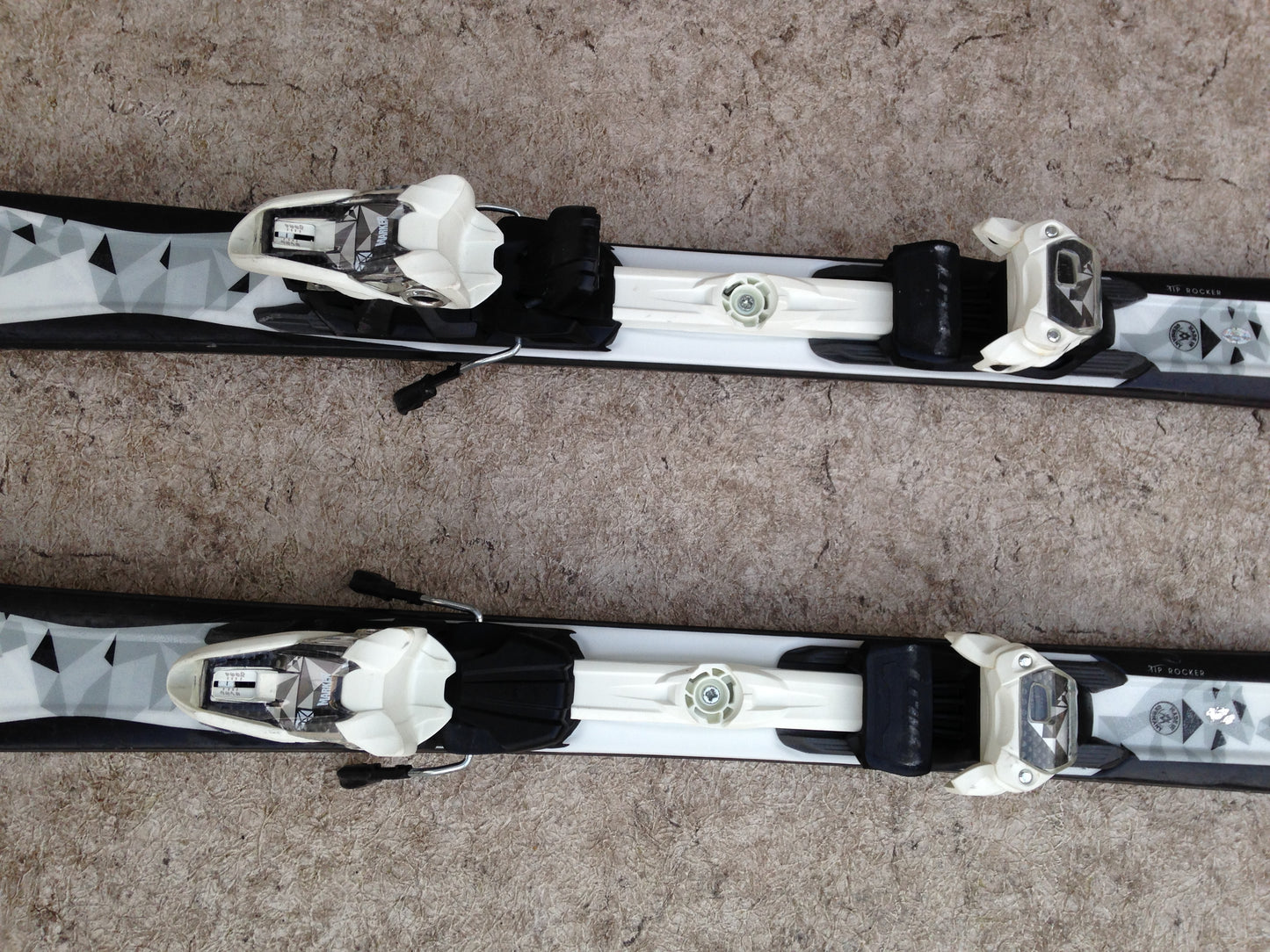 Ski 147 Volki Parabolic Black White Grey With Bindings