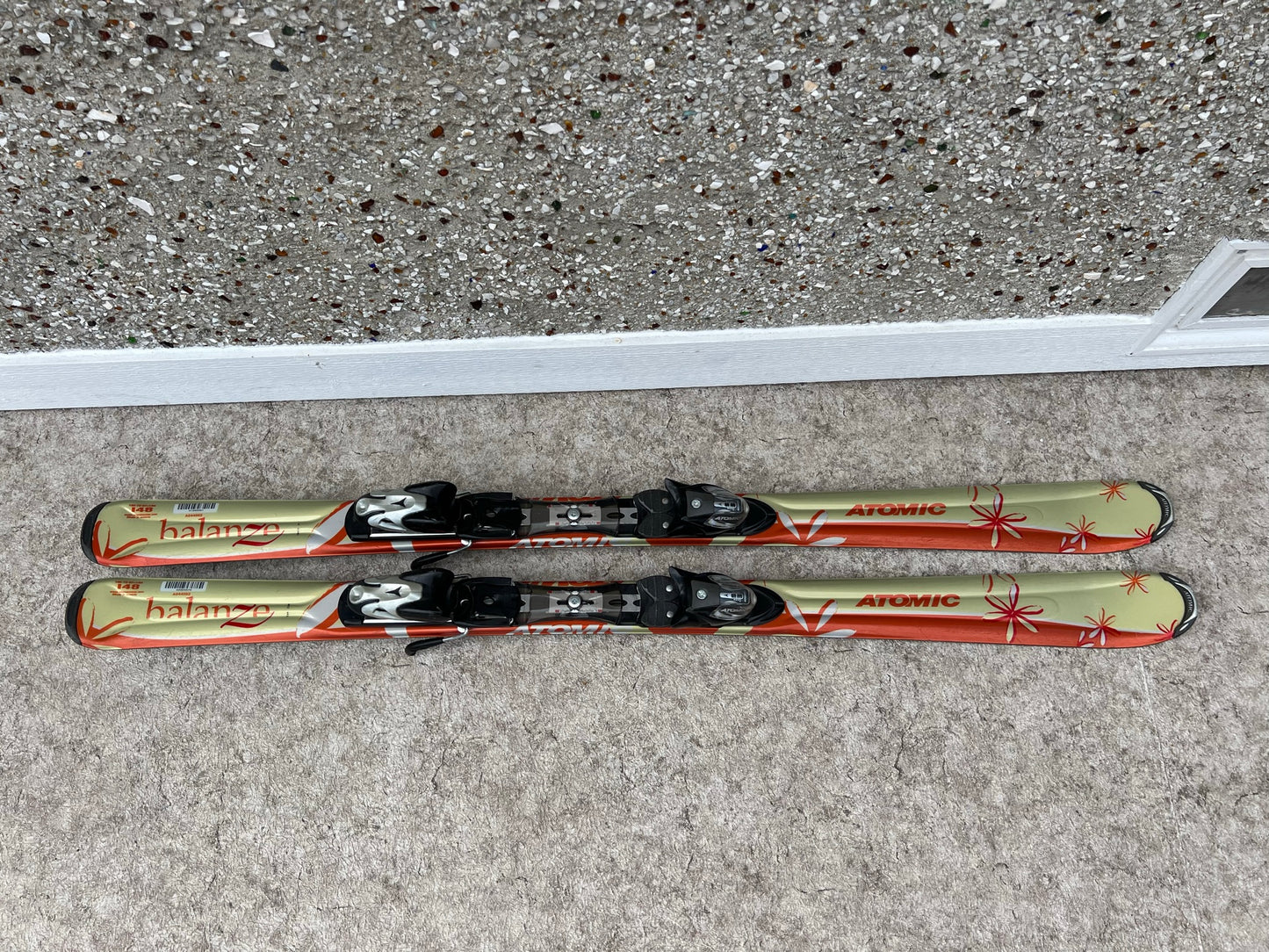 Ski 148 Atomic Balanze Peach Gold Parabolic With Bindings Excellent