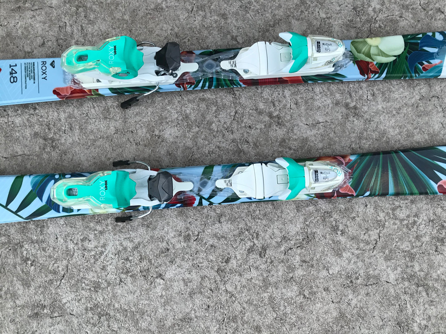 Ski 148 Roxy NEW  With Bindings and Tags Fun Blue Teal Black Parabolic