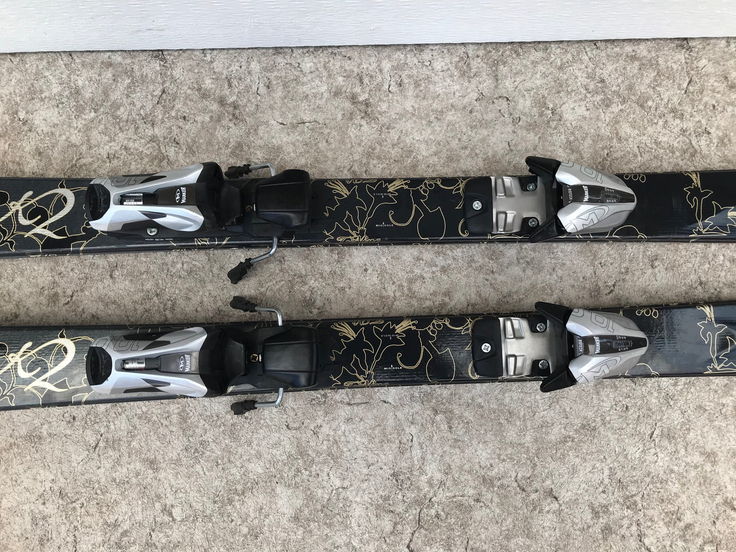 Ski 153 K-2 Mystery Love Parabolic Black Gold With Bindings