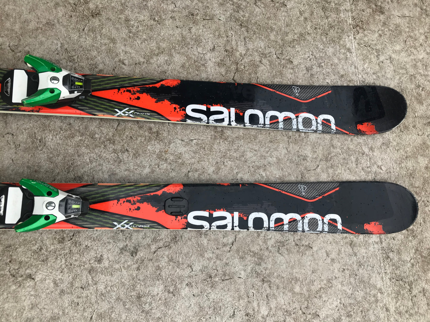 Ski 178 Salomon Titanium Full Wood Core Parabolic Black Red Grey With Bindings Great Ski