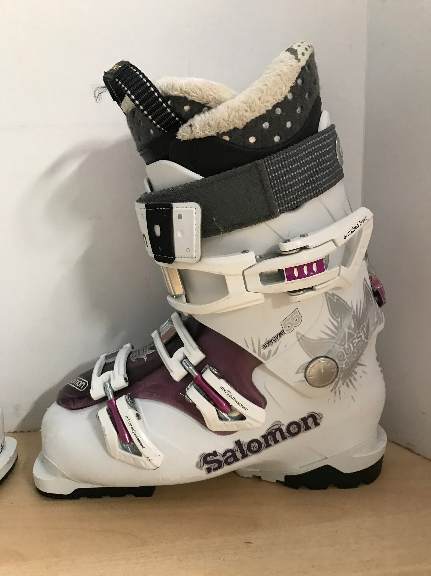 Ski Boots Mondo Size 24.0 Ladies Size 7 288 mm Salomon Energizer 55 Grey Pink Excellent