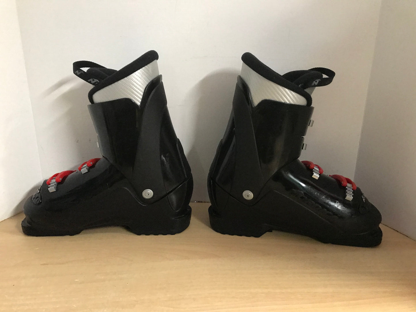 Ski Boots Mondo Size 25.0 Men's Size 7 Ladies Size 8 290 mm Nordica Black Red Excellent