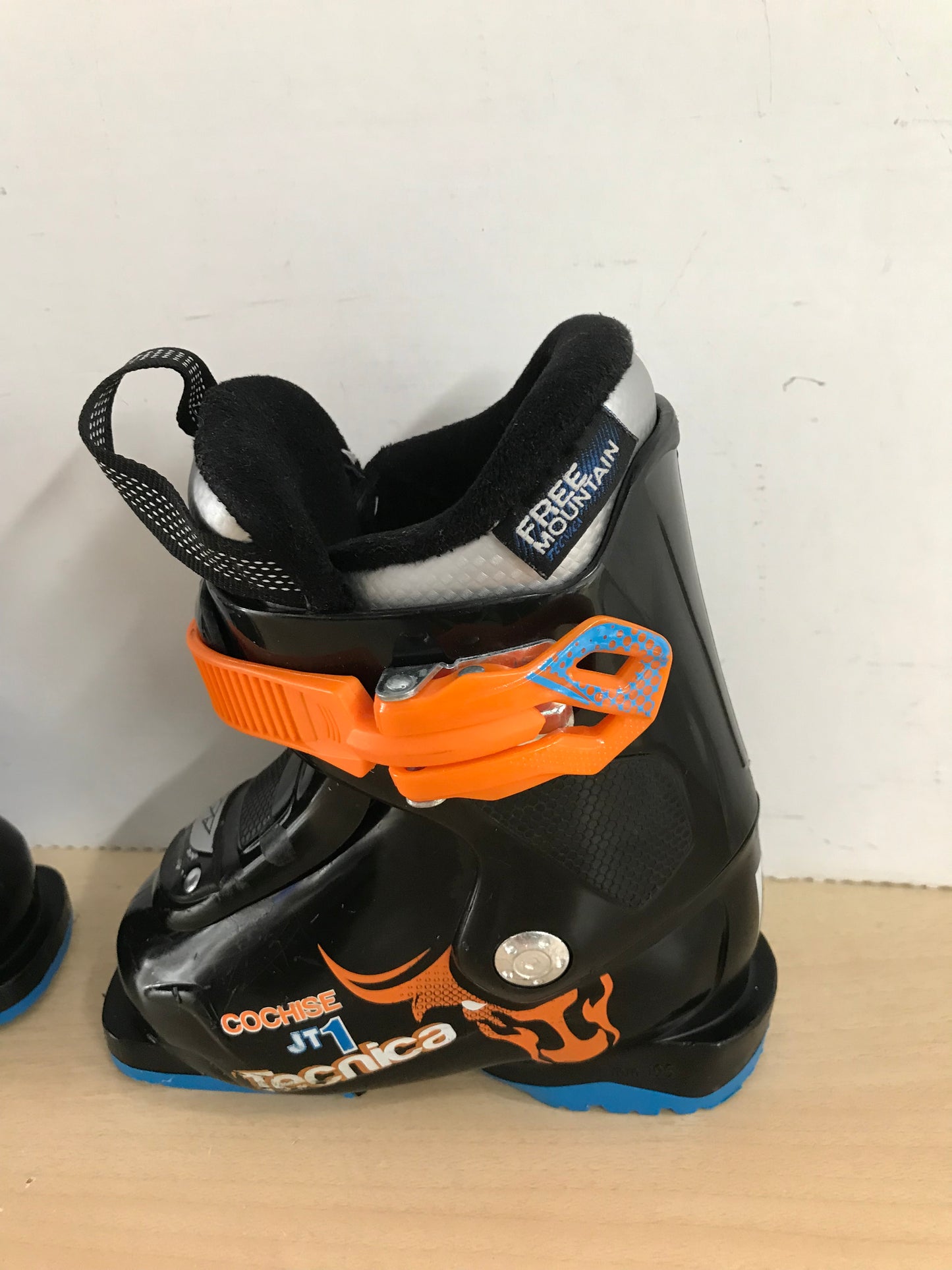 Ski Boots Mondo Size 14.5 Child Size 8 Toddler 195 mm Tecnica Cochise Black Orange Blue New