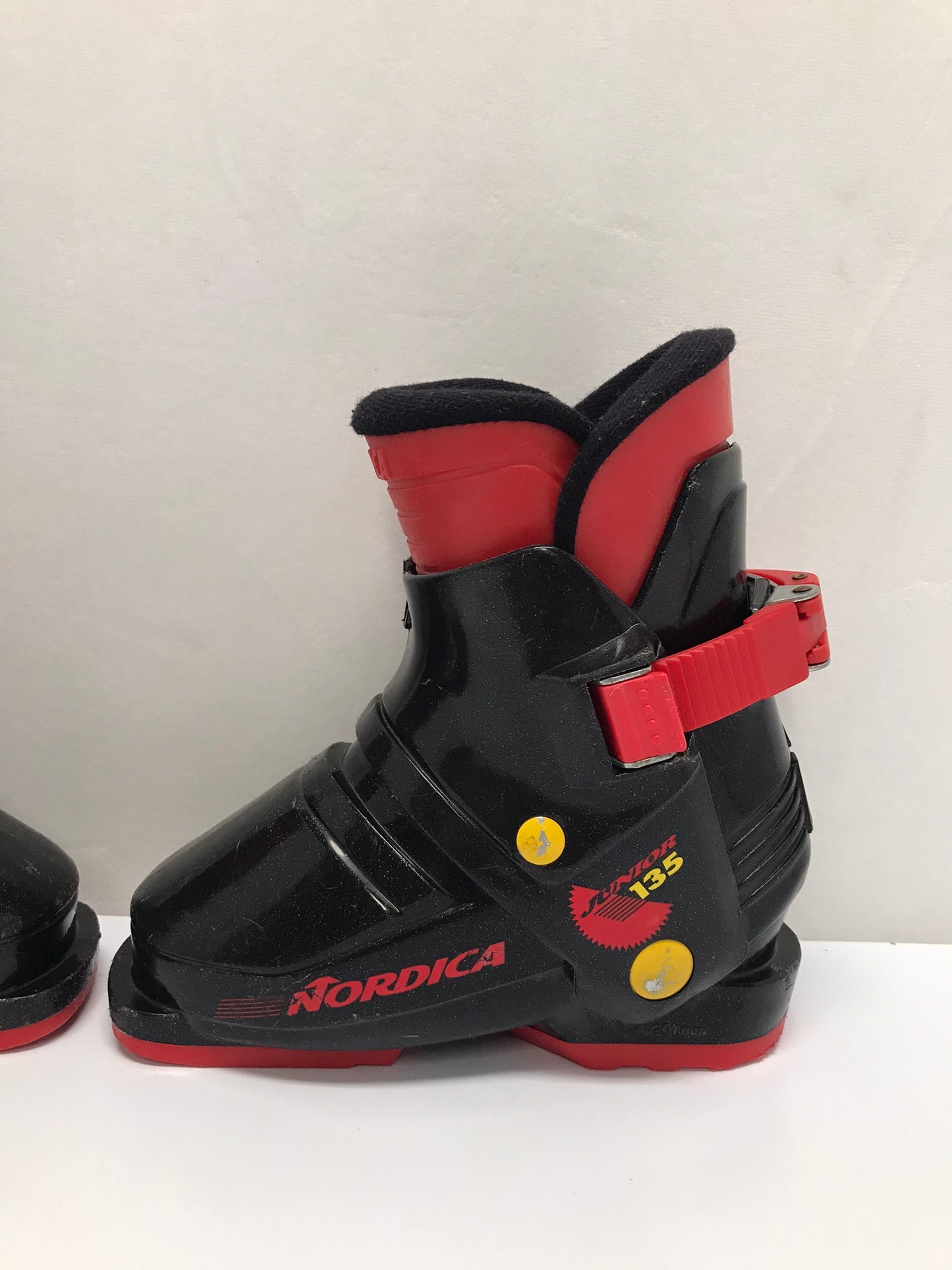 Ski Boots Mondo Size 15.5 Child Size 8.5 15.5  mm Nordica Black Red Some Scratches
