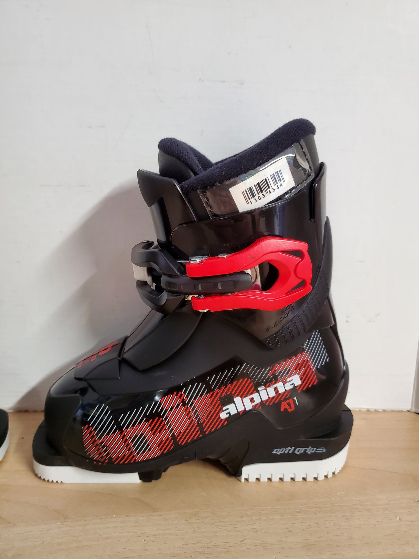 Ski Boots Mondo Size 16.0 Child Shoe Size 9-10 Mondo 202 mm Alpina Black Red White New Demo Model