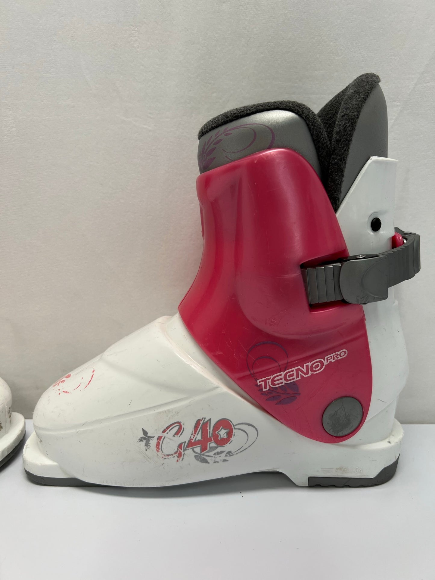 Ski Boots Mondo Size 19.0 Child Size 13 234 mm Tecno White Pink Excellent