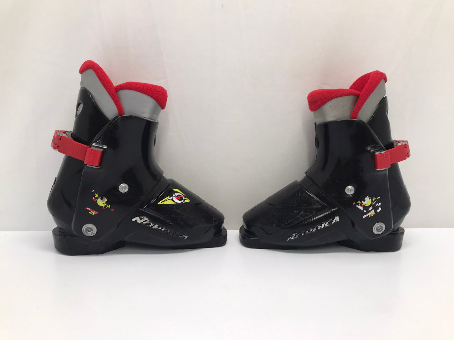 Ski Boots Mondo Size 19.0 Child Size 13 242  mm Nordica Black Red Some Scratches