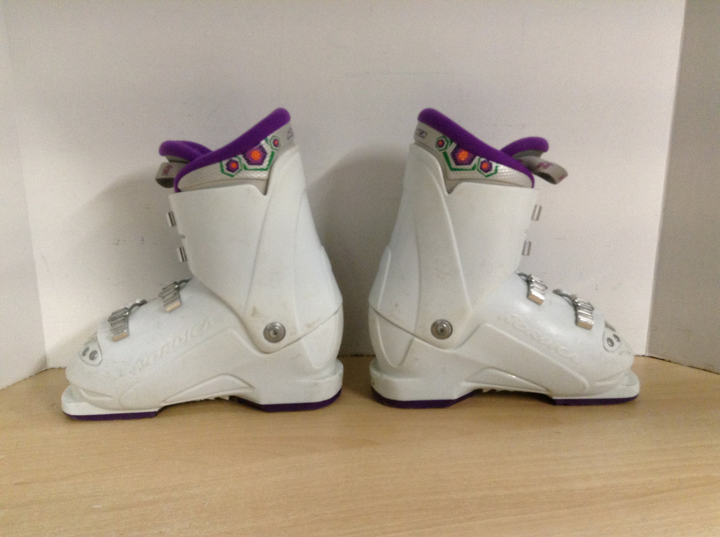 Ski Boots Mondo Size 19.5 Child Shoe Size 13-1 240 mm Nordica White Purple