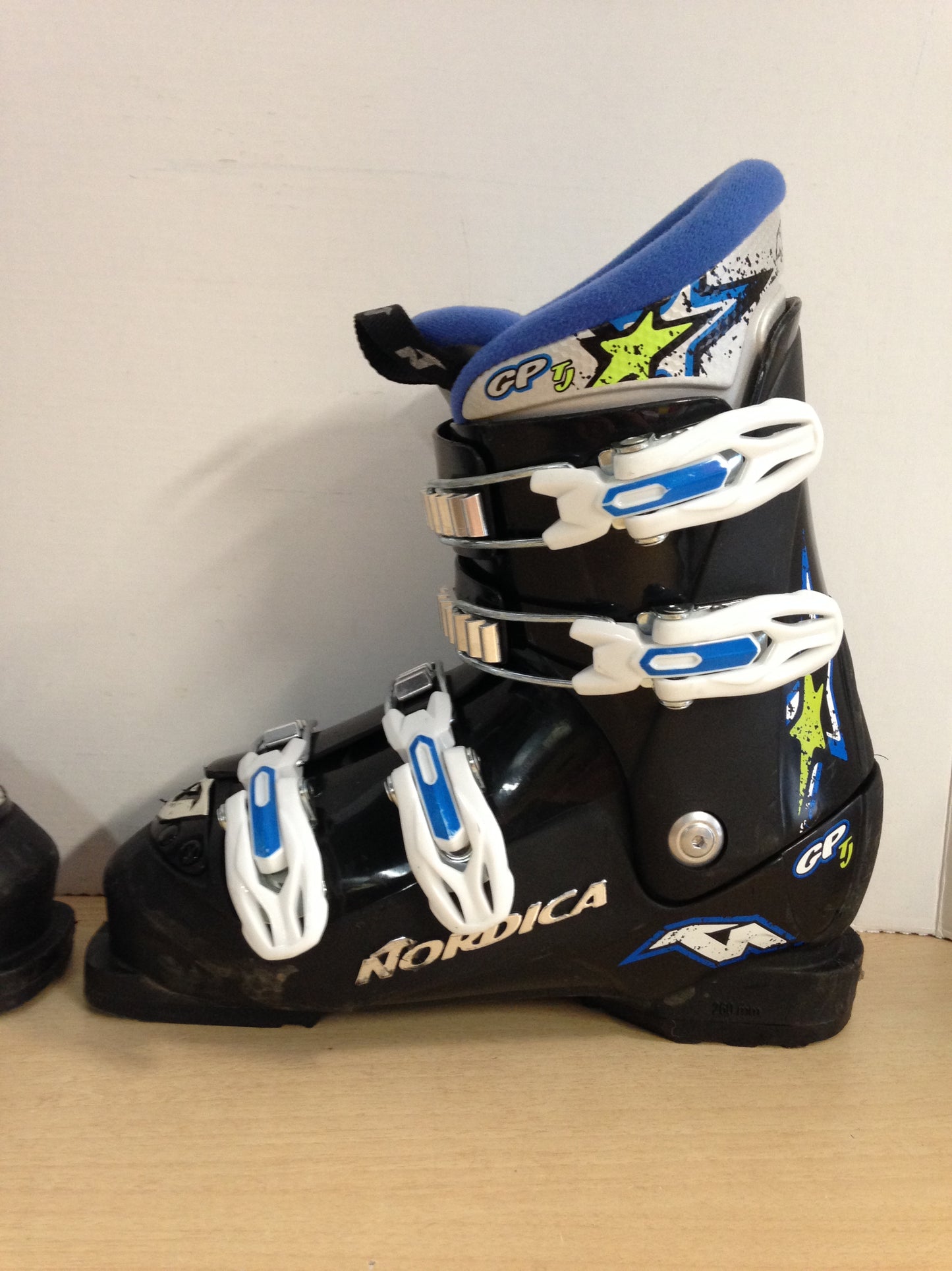 Ski Boots Mondo Size 22.5 Child Size 4 mm 268 Noridca Blue Black