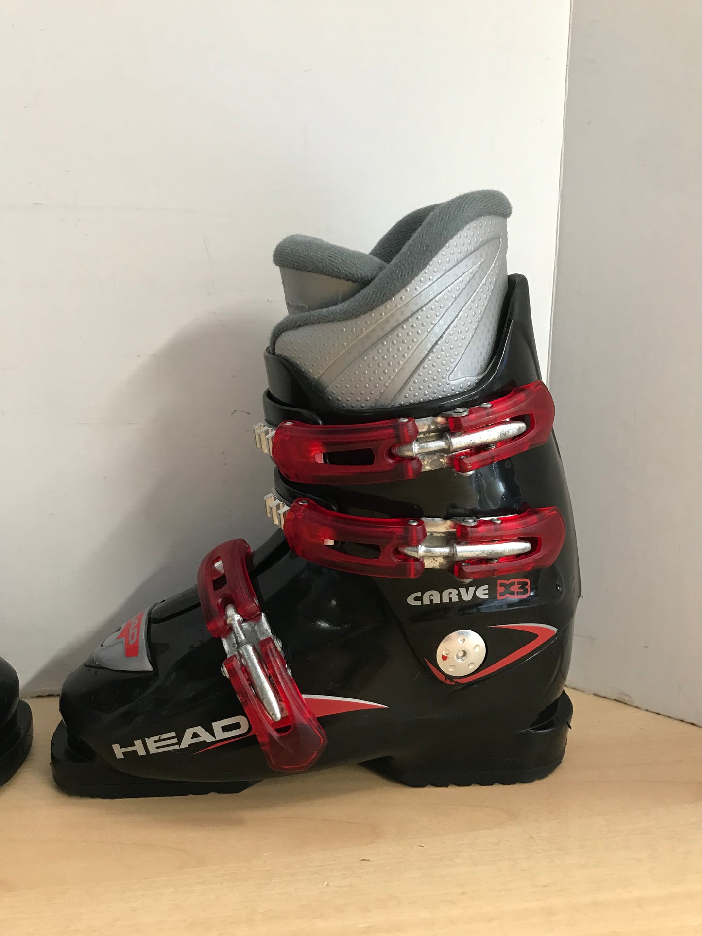 Ski Boots Mondo Size 23.0 Child Size 5  271 mm Head Carve X3 Black Red