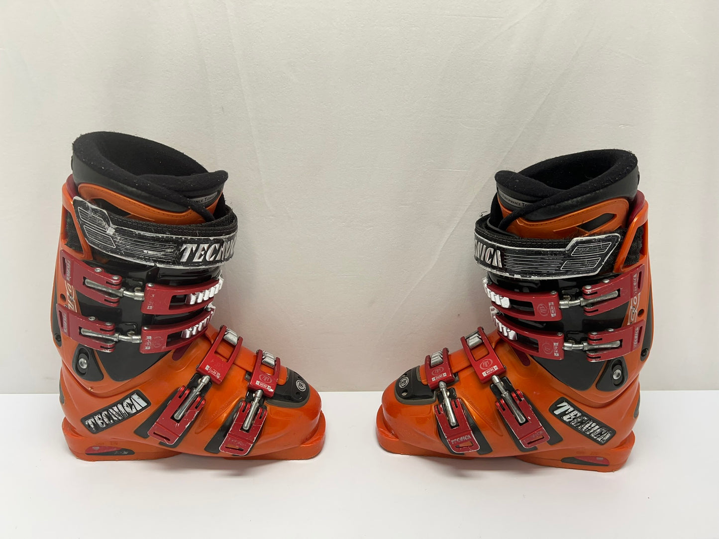 Ski Boots Mondo Size 23.0 Men's Size 5 Ladies Size 6 Tecnica Tangerine Black