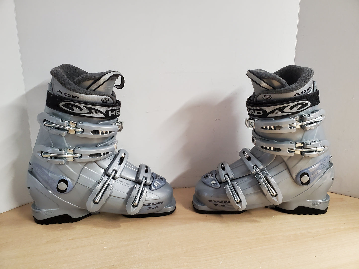 Ski Boots Mondo Size 24.5  Ladies Size 7.5 288 mm Head Grey Blue As New