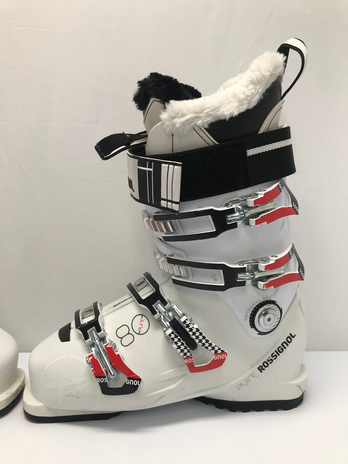 Ski Boots Mondo Size 24.5 Ladies Size 8 288 mm Rossignol White Black Red Faux Fur Excellent