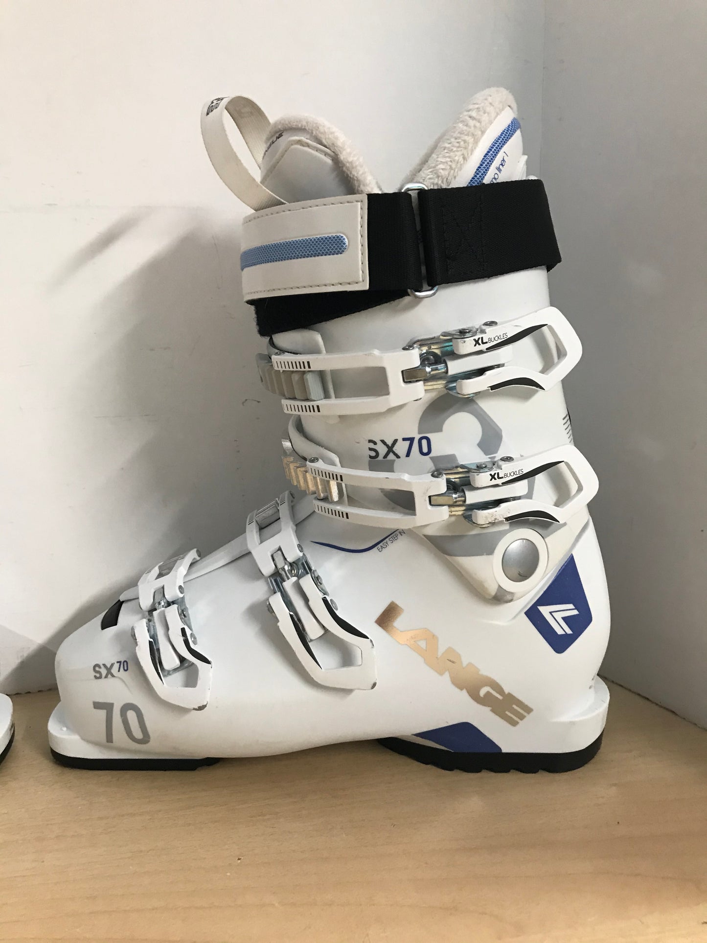 Ski Boots Mondo Size 25.5 Ladies Size 8 296 mm Lange White Black Blue New Demo Model