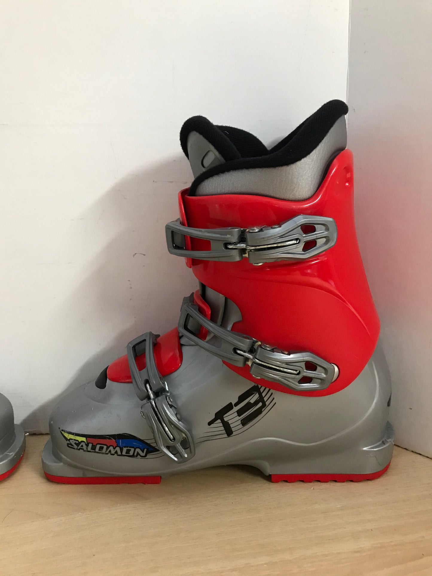 Ski Boots Mondo Size 25.5 Men's Shoe Size 7.5 Ladies 8.5 Mondo 296 mm Salomon Grey Red Excellent Fantastic Quality