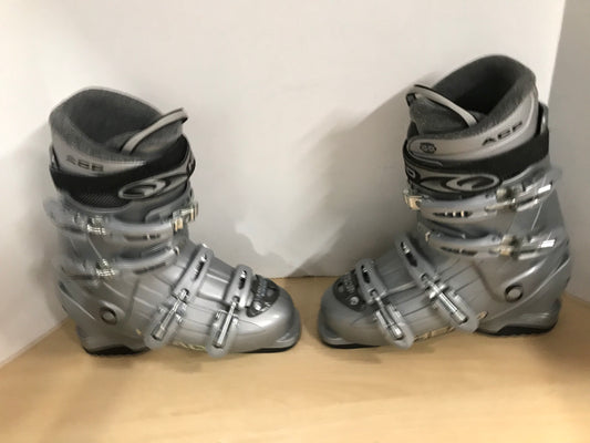 Ski Boots Mondo Size 25.5  Men's Size 7.5 Ladies Size 8.5 298 mm Head Grey