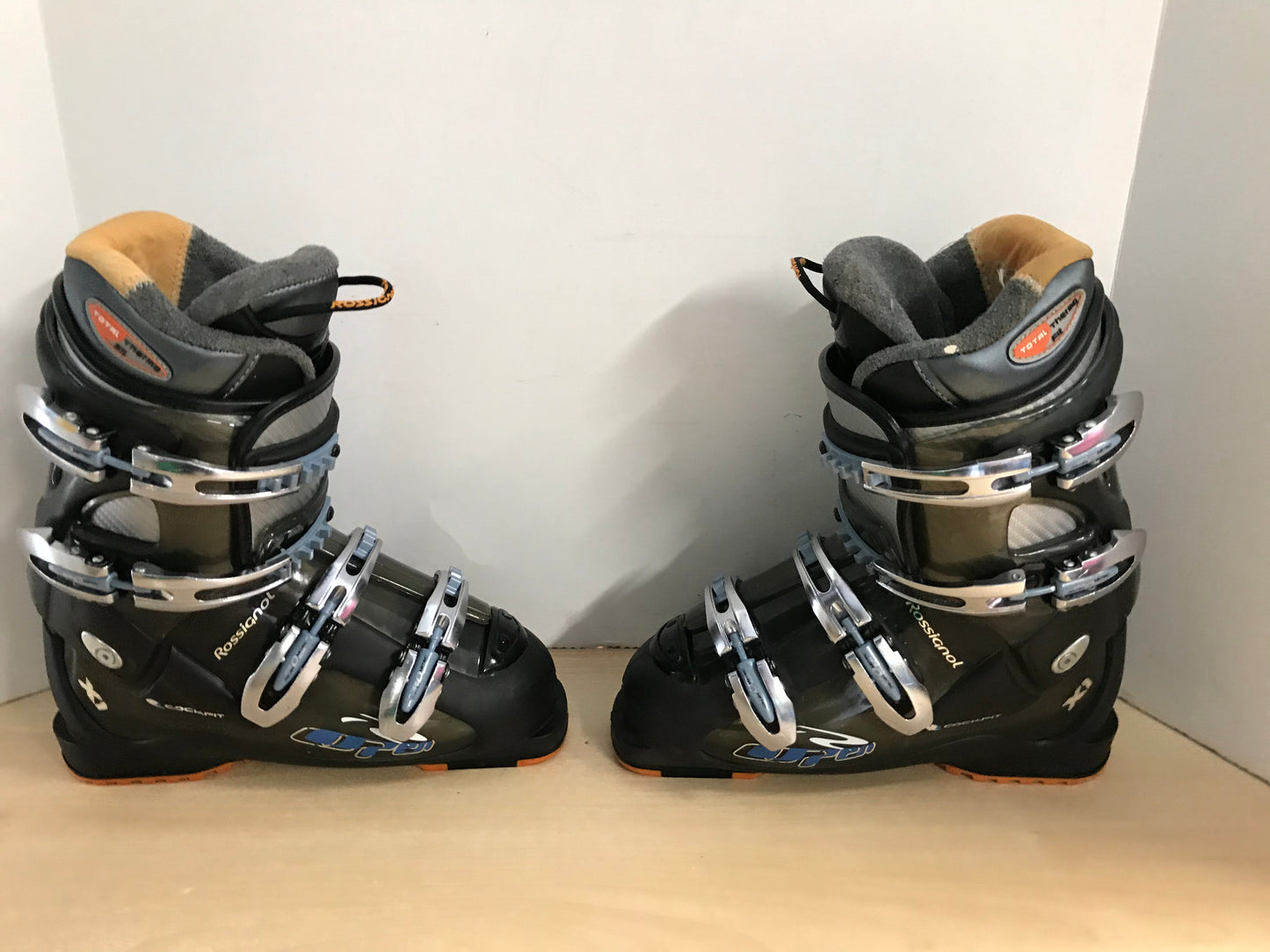 Ski Boots Mondo Size 25.5 Men's Size 7.5 Ladies Size 8.5 298 mm Rossignol Open Black Grey Clear