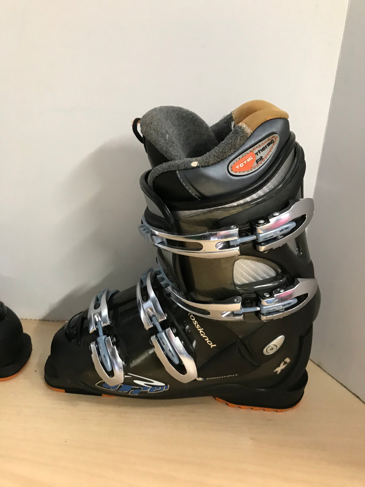 Ski Boots Mondo Size 25.5 Men's Size 7.5 Ladies Size 8.5 298 mm Rossignol Open Black Grey Clear