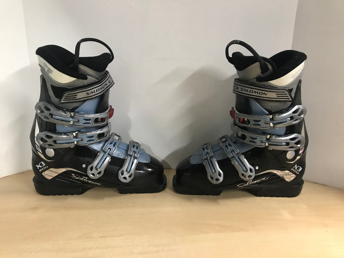 Ski Boots Mondo Size 25.5  Men's Size 7.5 Ladies Size 8.5 Salomon X3 Black Blue