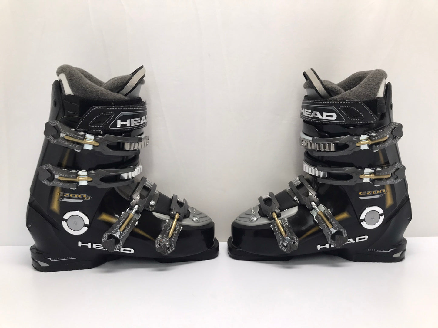 Ski Boots Mondo Size 25.5 Men's Size 7 Ladies Size 8 301 mm Head Soft Walk Black Gold New Demo Model