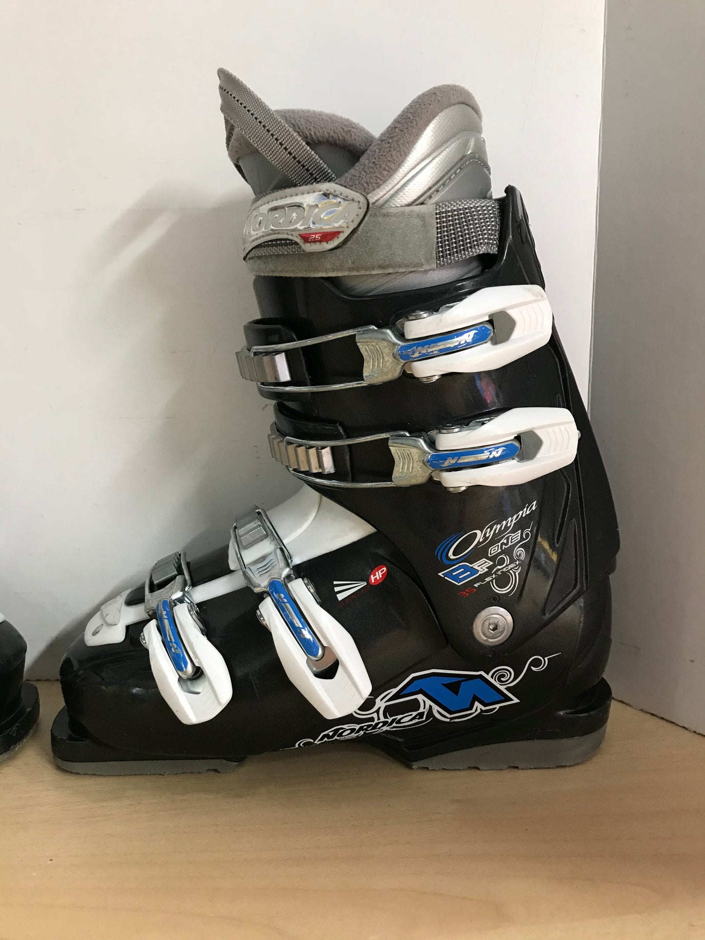 Ski Boots Mondo Size 25.5 Mens Size 7 Ladies Size 8 295 mm Grey Blue White