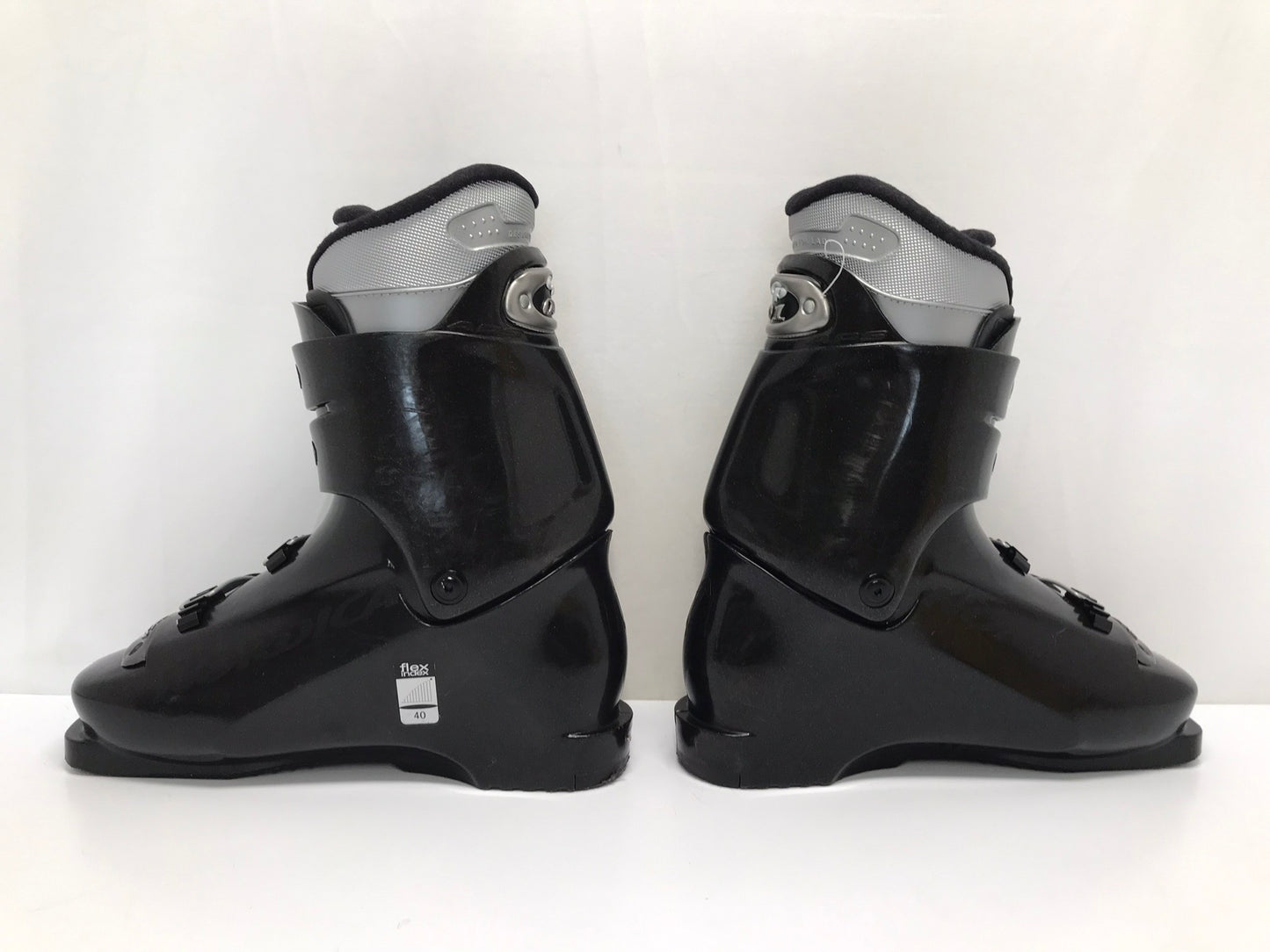 Ski Boots Mondo Size 26.0 Ladies Size 8.5 300 mm Nordica GP Black With Sparkle